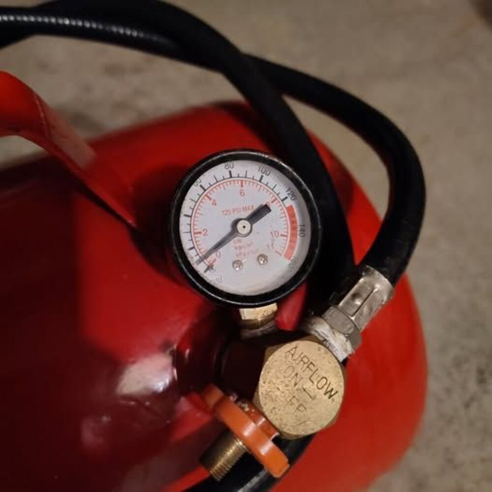 Portable Compressed Air Tank / Tire Inflator